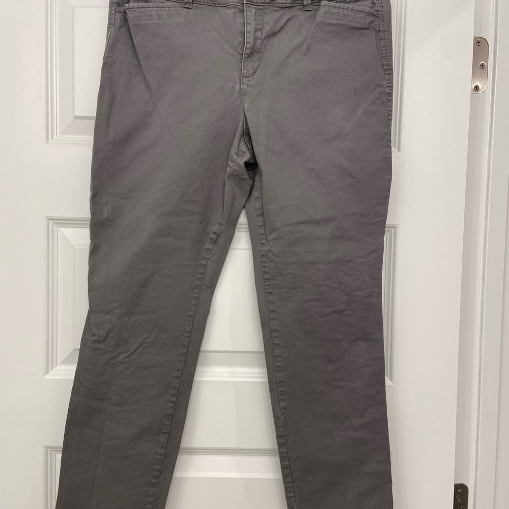 Old Navy Women's Charcoal Straight Leg Jeans